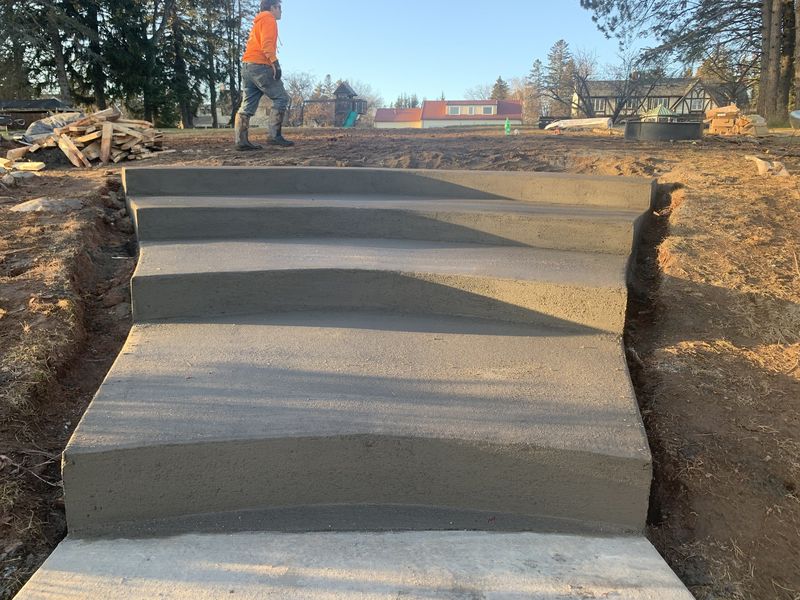 Custom curved concrete stairs